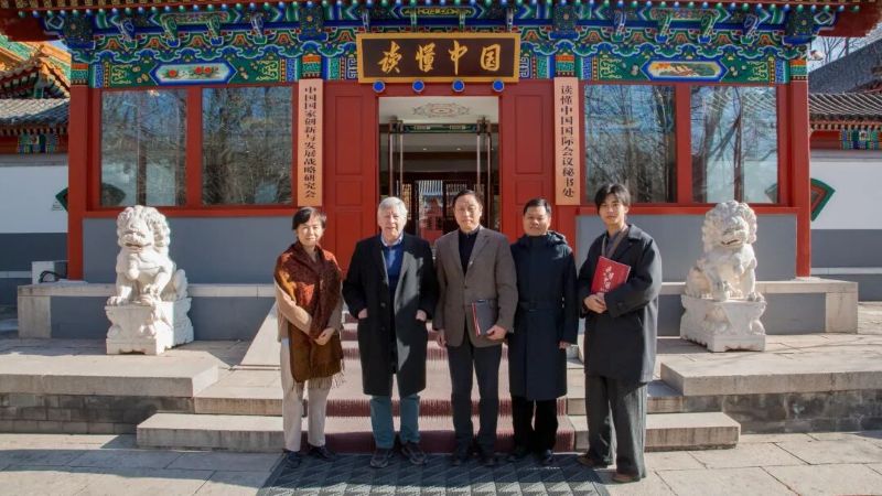 冯炜会见澳中经济产业研究中心客人