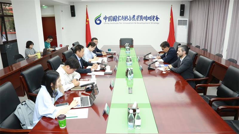 冯炜会见伊朗政治与国际问题研究所副所长格力普尔